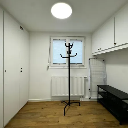 Big-kurstadtapartment شقة