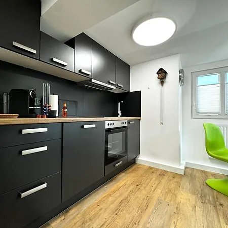 Big-kurstadtapartment شقة *