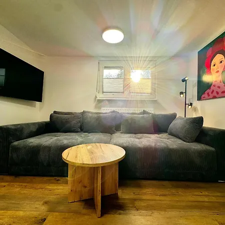 Big-kurstadtapartment شقة